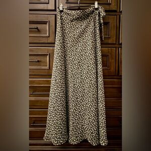 Express Vintage 1990s Black and Cream Patterned Wrap Maxi Skirt - Size L - EUC